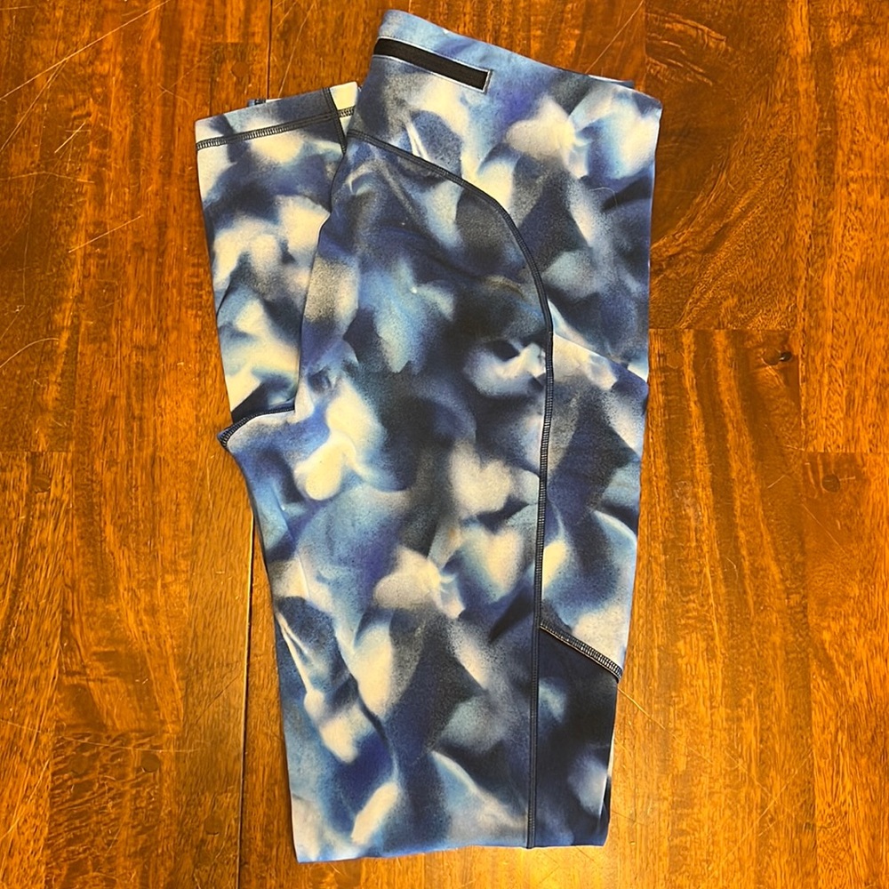 Lululemon leggings.